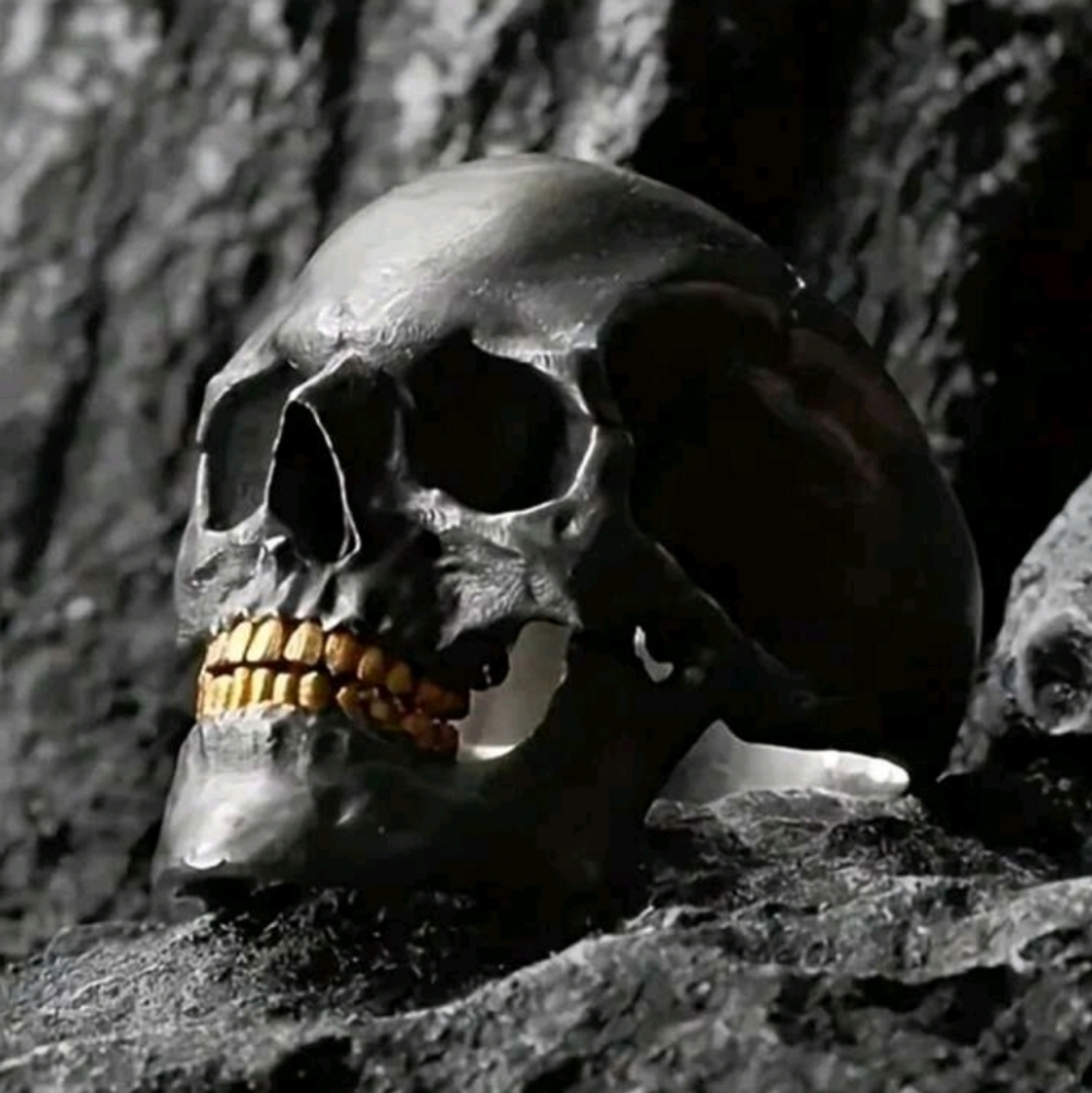 Black and Gold Skull Decor Ring